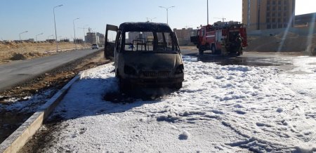 В Актау полностью сгорел автомобиль