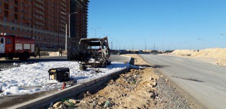 В Актау полностью сгорел автомобиль