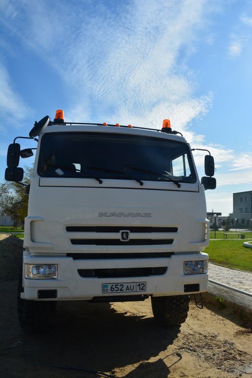 Автопарк АО «МРЭК» пополнился новой спецтехникой