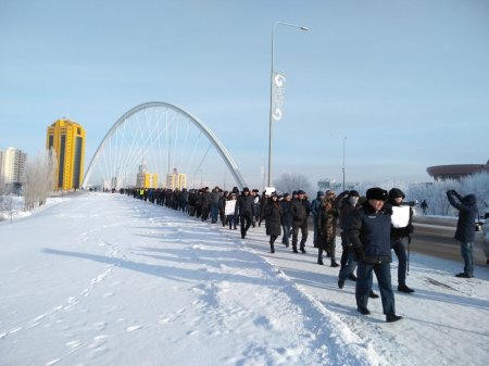 В городах Казахстана проходят акции памяти Желтоксана и Жанаозена