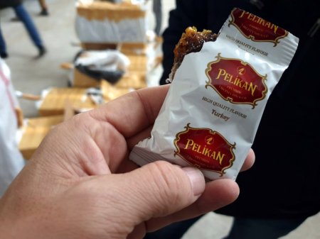 В Мангистау изъяли замаскированный под бумагу табак для кальяна
