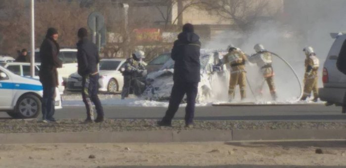 В 22 микрорайоне Актау сгорел автомобиль