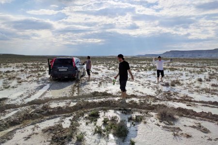 Видео заездов знаменитых скейтеров в Актау появилось в Сети