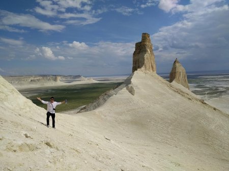 Видео заездов знаменитых скейтеров в Актау появилось в Сети