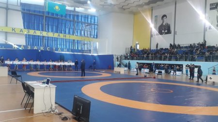 В Актау прошёл международный турнир по вольной борьбе среди юниоров