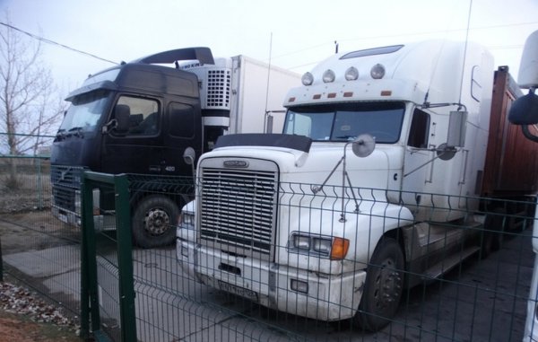  В следовавшей в Актау фуре пограничники нашли человека