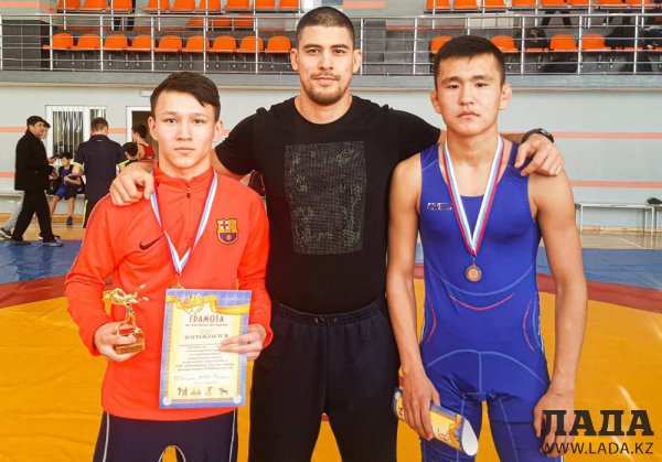 Досрочная победа: Борец из Актау стал чемпионом турнира в России