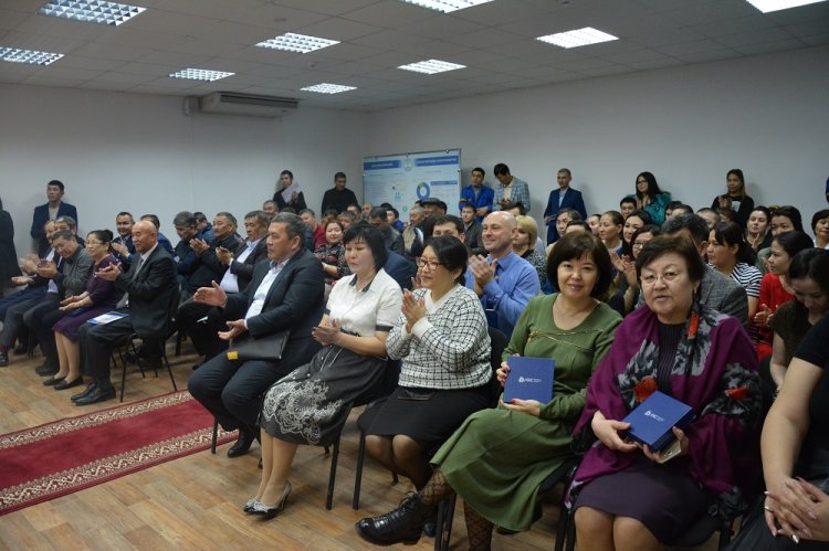 Награды ко дню энергетика получили работники АО «МРЭК»