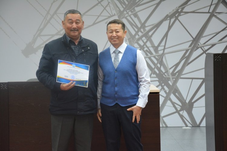 Награды ко дню энергетика получили работники АО «МРЭК»