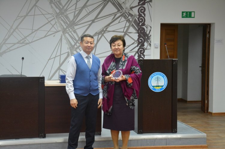 Награды ко дню энергетика получили работники АО «МРЭК»