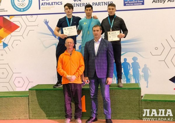 Легкоатлетка из Актау вернулась из декрета и выиграла «золото» на чемпионате страны