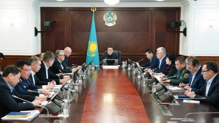Казахстан приостановил действие безвизового режима для транзитных пассажиров из Китая