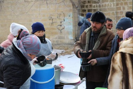Каждую субботу в Актау будут кормить бездомных людей Каждую субботу в Актау будут кормить бездомных людей