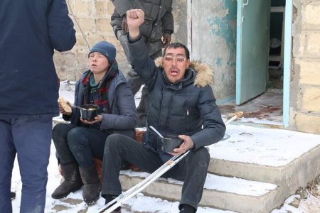 Каждую субботу в Актау будут кормить бездомных людей