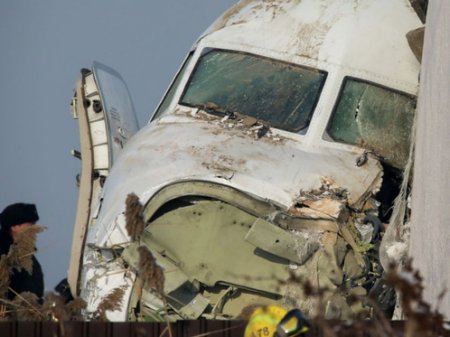 Крушение самолета под Алматы: родные сотрудников Bek Air обратились к Токаеву