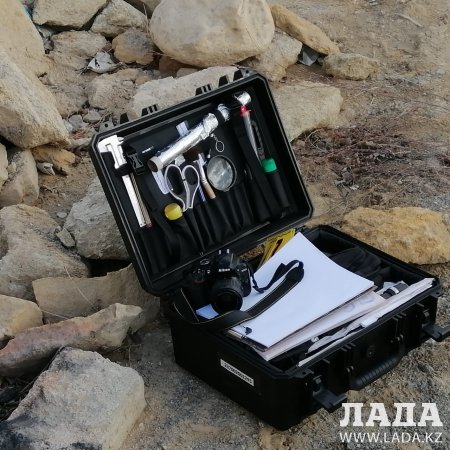 У торгового центра «Жигер» в Актау выставили полицейское оцепление