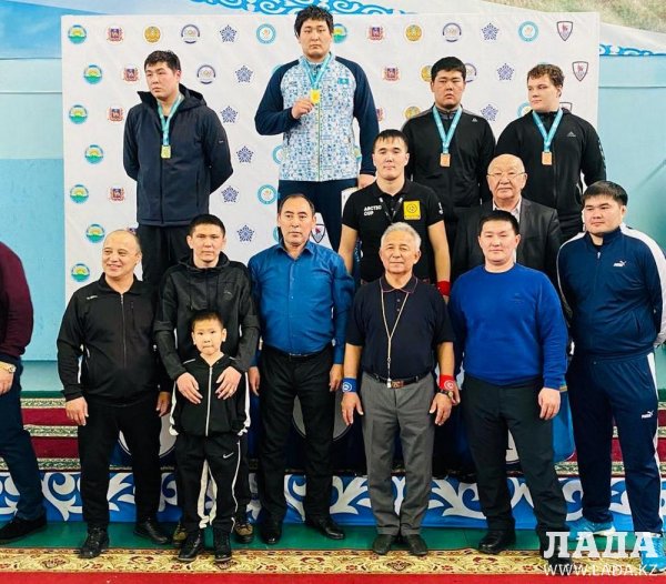 Алибек Сарсенгалиев стал чемпионом Казахстана по греко-римской борьбе