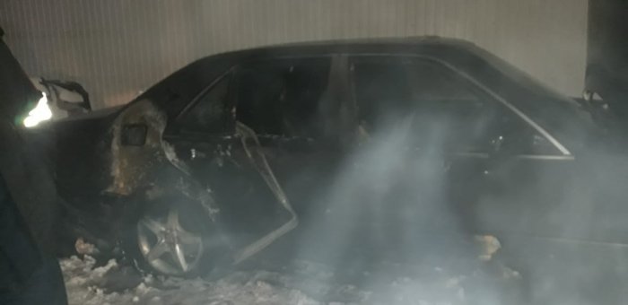 В 25 микрорайоне Актау сгорел автомобиль