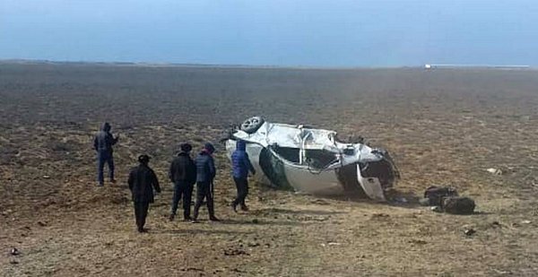 Автомобиль перевернулся на дороге в аэропорт Актау: Пострадали восемь человек