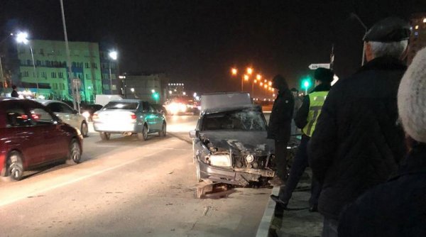 Водитель раскурочил свой Mercedes в ДТП в Актау