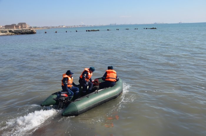 В Актау прошли учения по спасению терпящих бедствие на море людей
