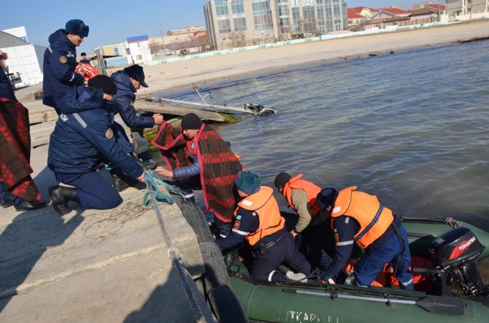В Актау прошли учения по спасению терпящих бедствие на море людей