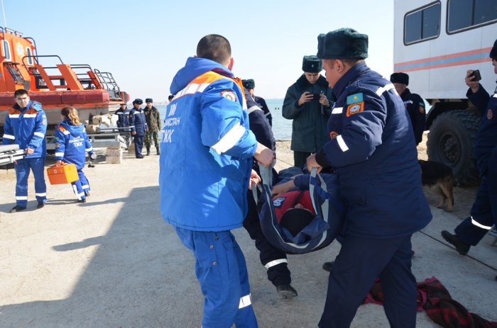 В Актау прошли учения по спасению терпящих бедствие на море людей