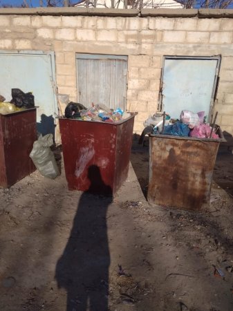Село Мангистау превращается мусорную свалку