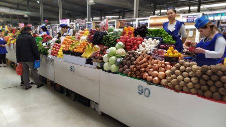 Cлухи о массовой закупке горожанами продуктов питания в Актау проверила Lada.kz