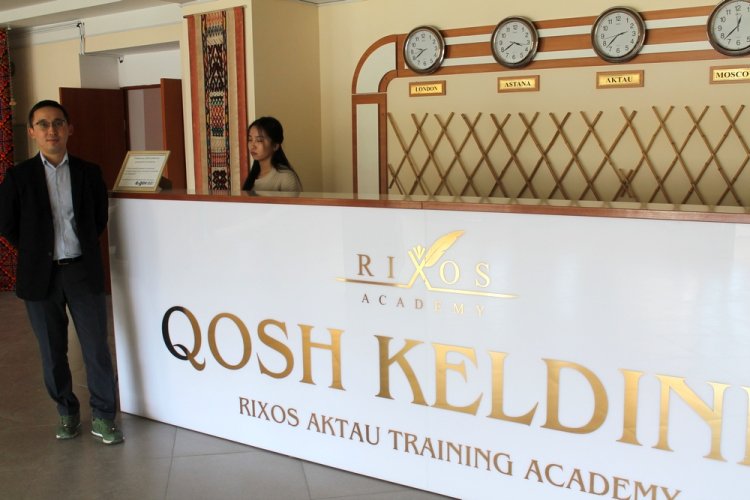 Путь к успеху: От помощника официанта до управляющего отелем «Rixos Aktau»