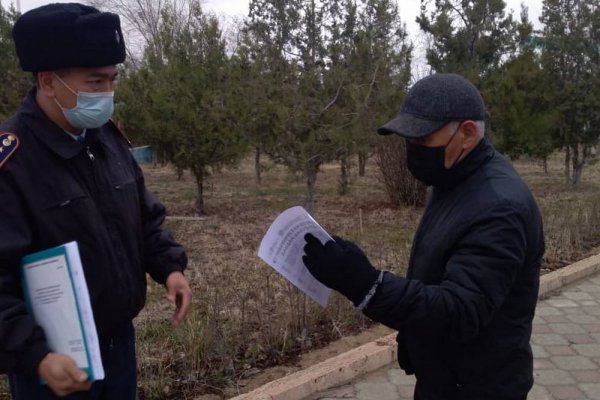 Полиция раздала маски и перчатки малообеспеченным семьям