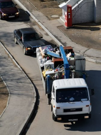 Обработку дома в 11 микрорайоне в Актау сняли на видео