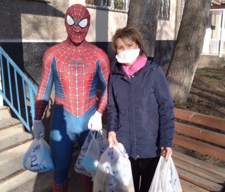 На улицах городов Казахстана появились супергерои
