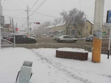Снег выпал в нескольких областях Казахстана
