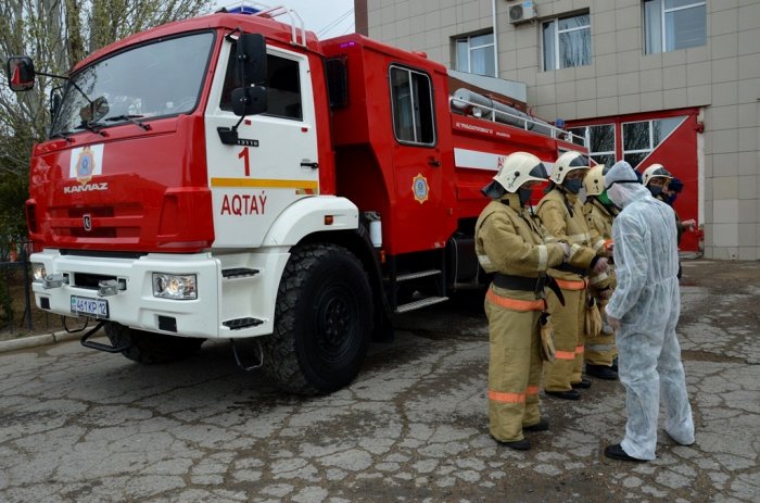 Личный состав и пожарно-спасательная техника проходит дезинфекционную обработку после каждого выезда в Мангистау