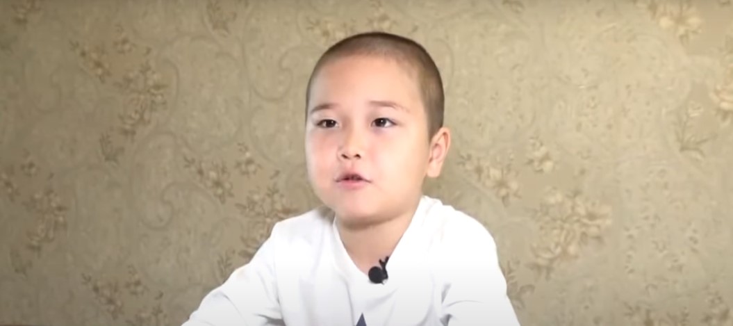 Школьник из Мангистау выучил за время карантина названия столиц 252 стран мира