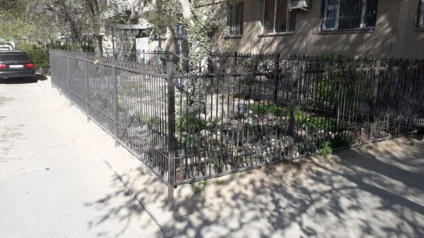 Быть или не быть: Ситуация с палисадником пенсионерки не разрешена в Актау