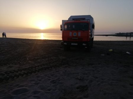 Спасатели Актау обнаружили тело утонувшего в море 16-летнего подростка