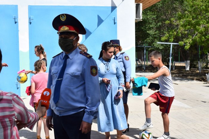 Полицейские Мангистау оказали благотворительную помощь Дому малютки