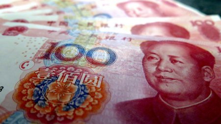Китай напечатает триллионы юаней из-за угрозы первой за 50 лет рецессии