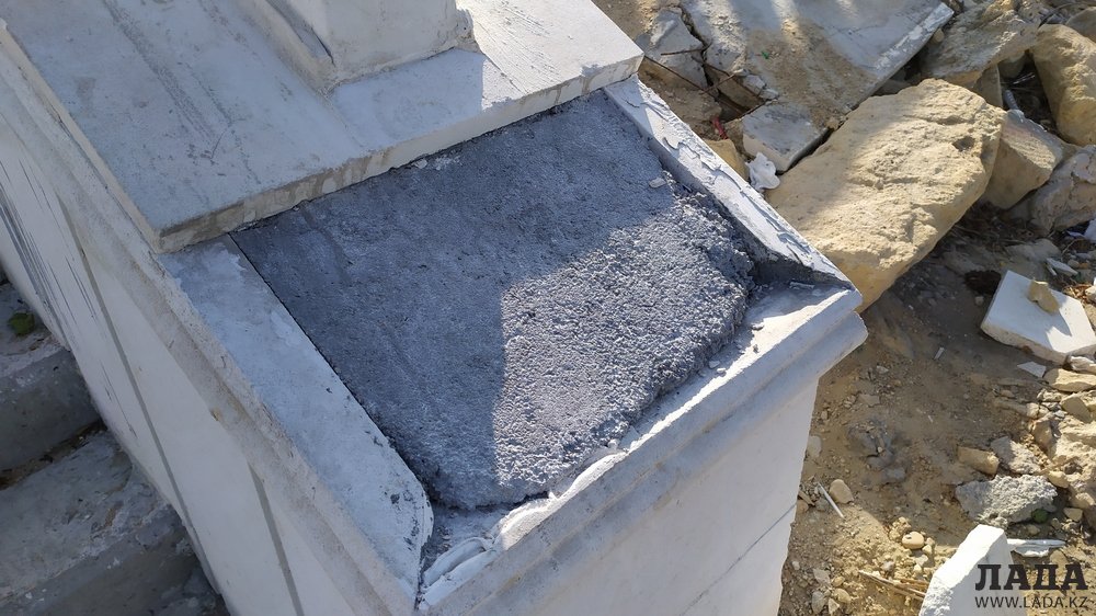 Вандалы на набережной 14 микрорайона