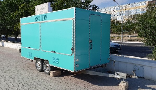 Власти прокомментировали появление «вагончиков» на набережной Актау