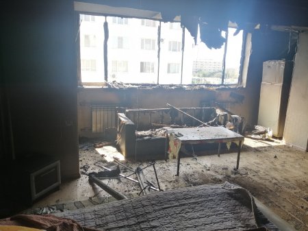 Соседи считают психически больной владелицу сгоревшей квартиры в Актау
