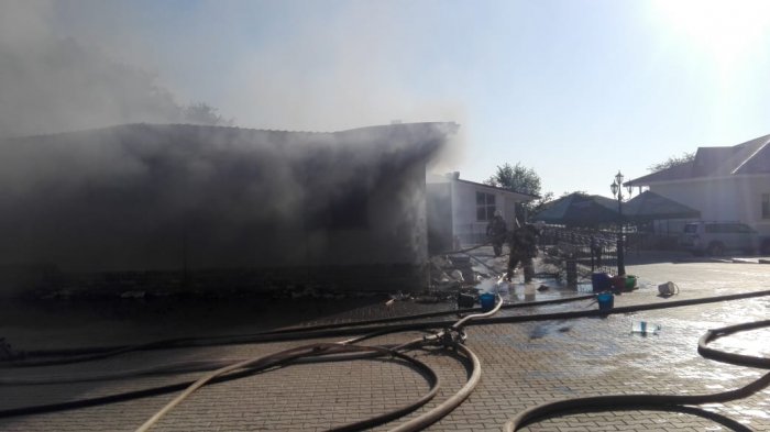 На базе отдыха Stigl в Актау сгорел ресторан