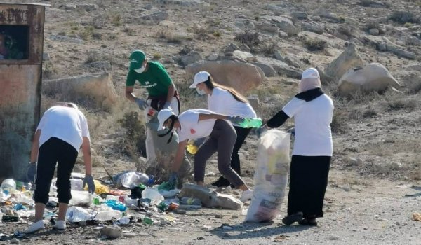Волонтёры собрали пять тонн мусора на 43-м километре в Мангистау