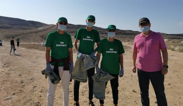 Волонтёры собрали пять тонн мусора на 43-м километре в Мангистау