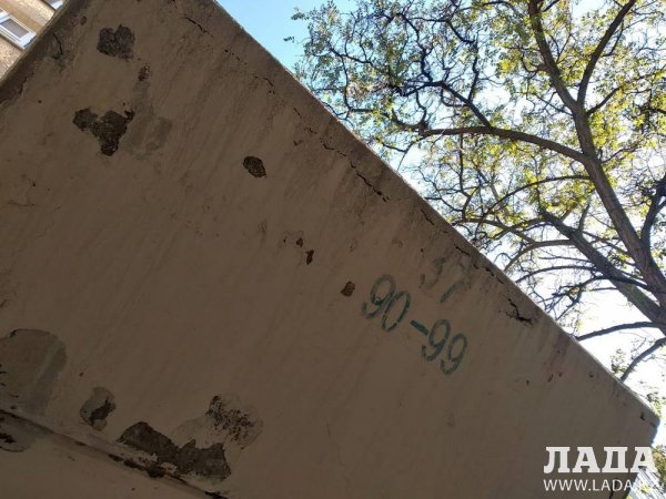 Еще один козырёк может рухнуть в Актау