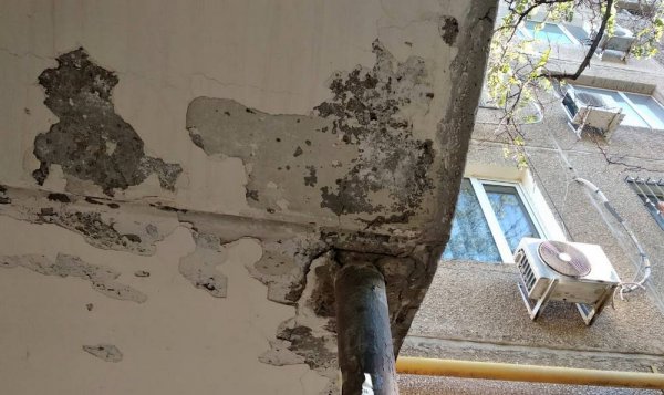 Еще один козырёк может рухнуть в Актау