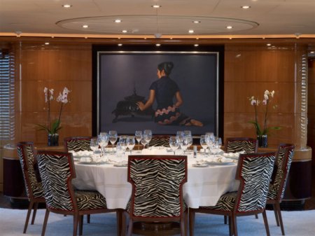 Как выглядела сгоревшая яхта, на которой были казахстанцы