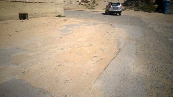 Власти пообещали жителям 14 микрорайона Актау сделать дорогу